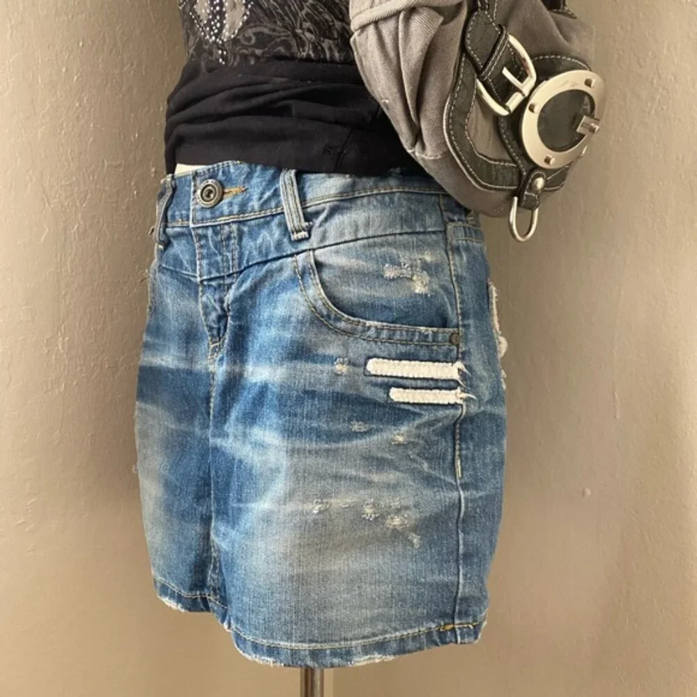 Mini denim skirt by Lolita. 🎸 - Picture 4 of 7